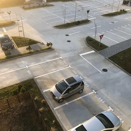 Airport Green Апартаменты